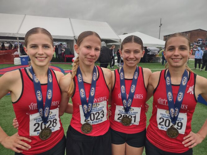 Williamsport girls 3,200 relay team rallies late to earn podium spot at states